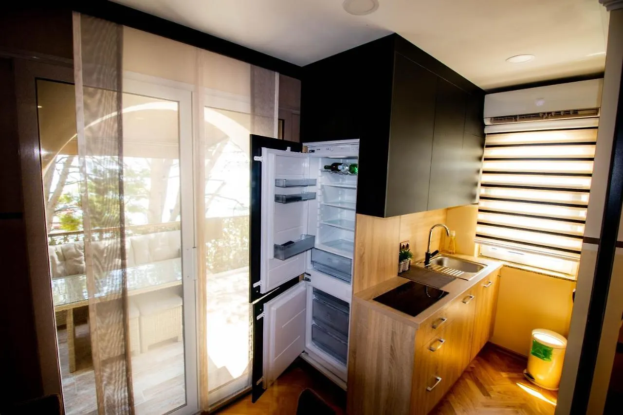 Villa Petrac - App5 & App5A Banjol Apartment